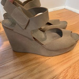 Pedro Garcia wedges size 10 1/2 Never worn